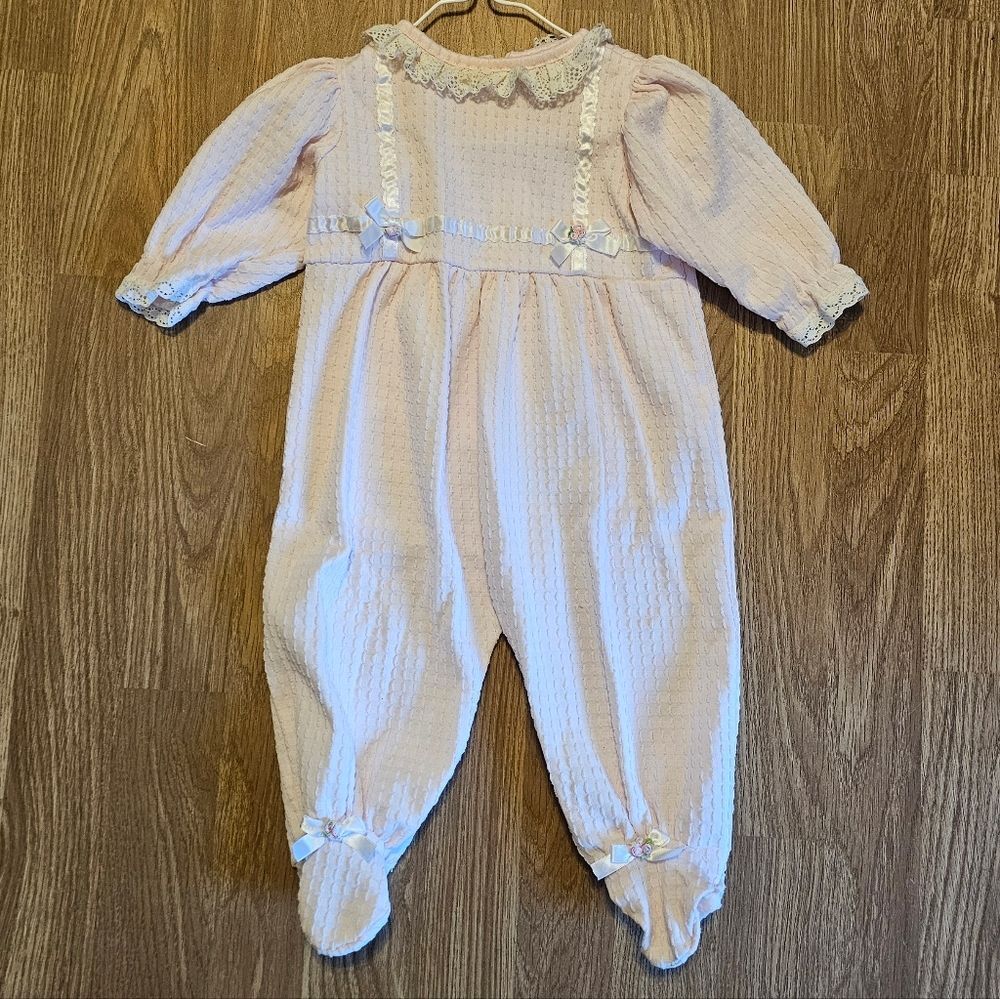 Vintage Basic Editions Light Pink Textured Kids Footie Size 6 to 9 Months